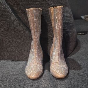 Girls rhinestone round toe chunky heel boot, size 1